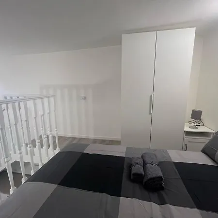 Bbqueen Loft Sui Navigli Apartamento Milão